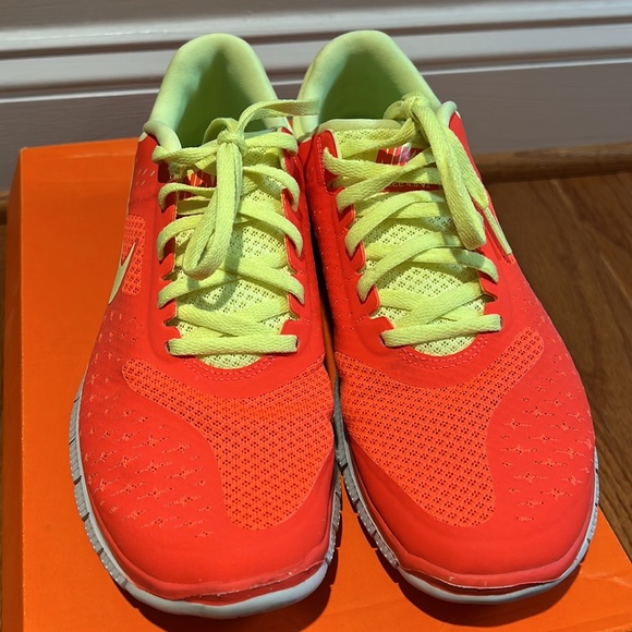 Nike Free Run 4.0 - Picture 2 of 8